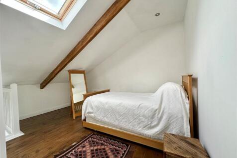 Annexe Mezzanine Bedroom.jpg