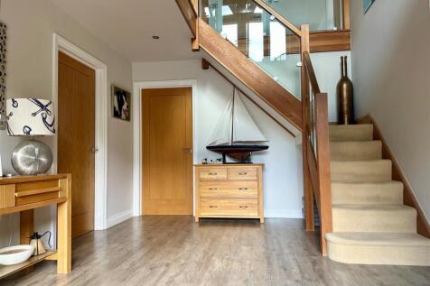 Entrance Hallway.jpg