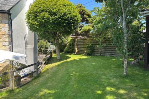 Side Garden.jpg