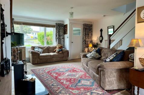 Living Room 1.jpg
