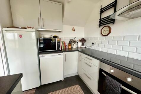 Kitchen 2.jpg