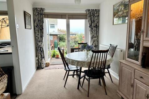 Dining Area.jpg