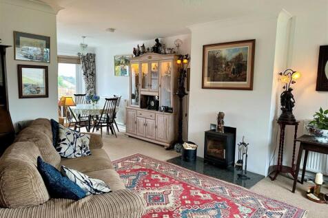 Living Room 2.jpg