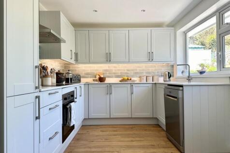 Kitchen 1.jpg