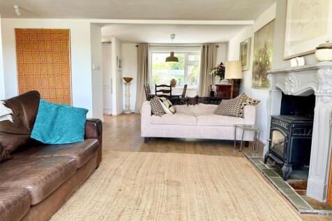 Living Room.jpg