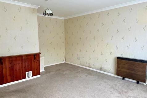 Living Room 2.jpg
