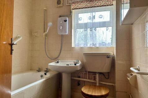 Bathroom.jpg