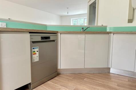 Kitchen 3.jpg