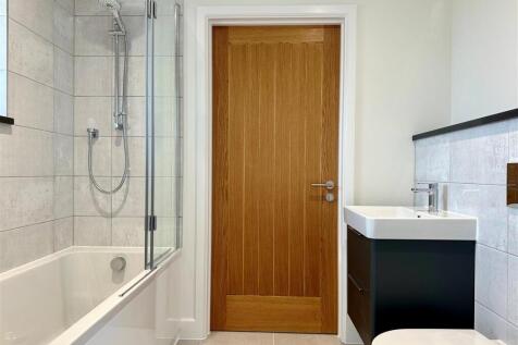 Similar Bathroom.jpg