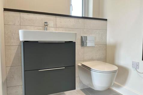 Similar En-suite 1.jpg