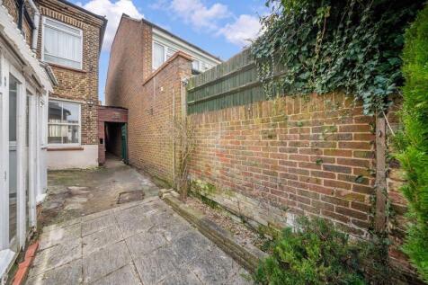 IVY GATE