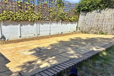 IVY GATE