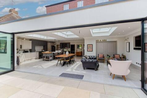 Bi-Folds to Garden