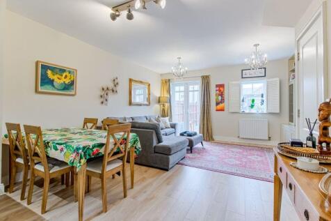 Living/Dining Area