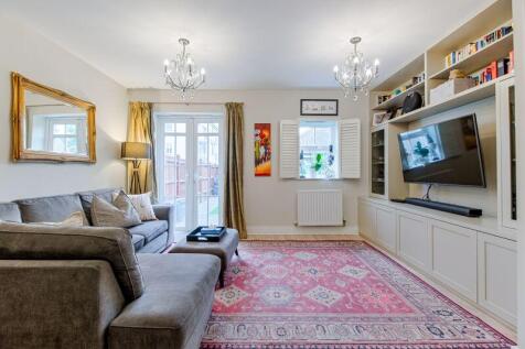 Living/Dining Area