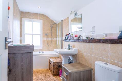 Main Bedroom En-Suite