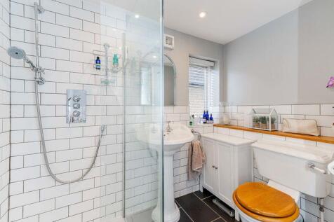 Second Bedroom En-Suite