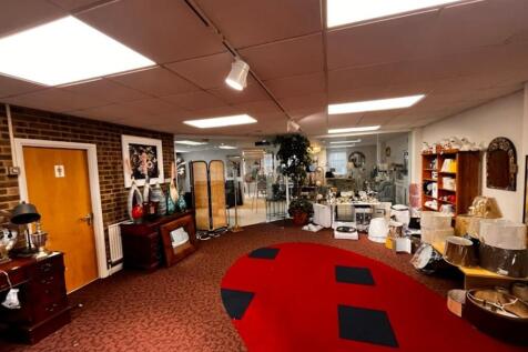 Unit 3 Trafalgar Close  interior.jpg