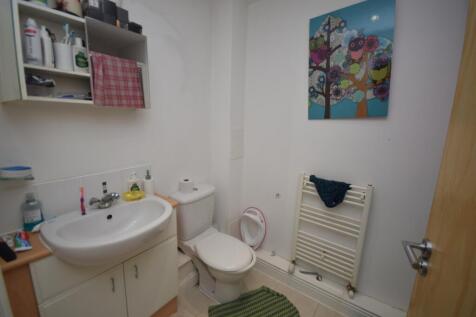 Master En Suite Bathroom