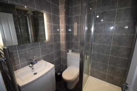 Master En Suite Bathroom