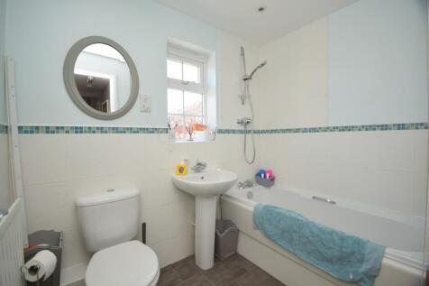 1st Floor Family Bathroom