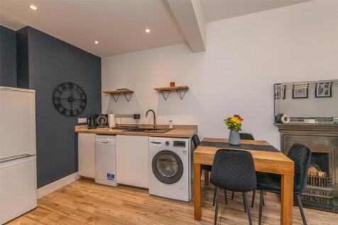 Kitchen Alt