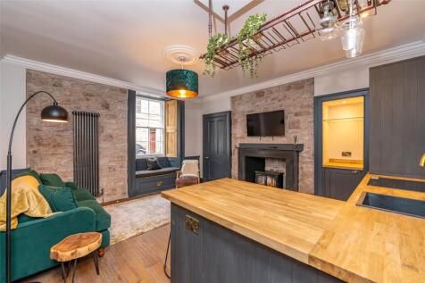 Lounge / Kitchen