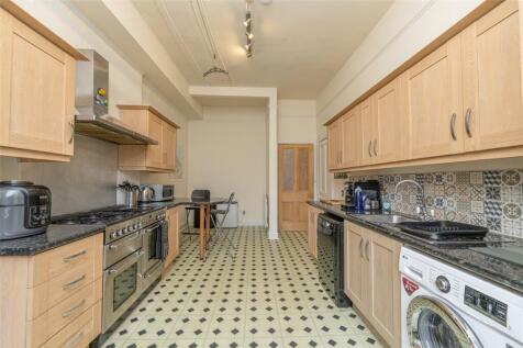 Dining Kitchen Alt