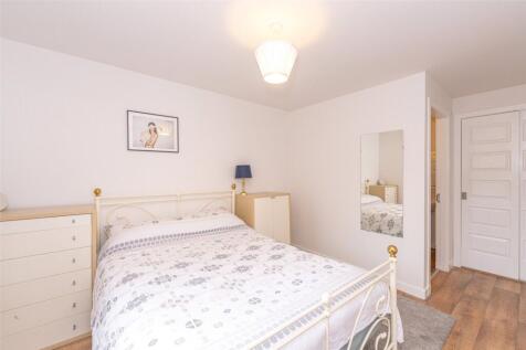 Bedroom 1 Alt