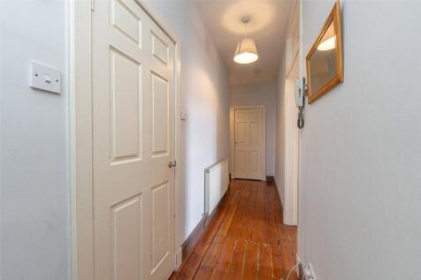 Hall Alt