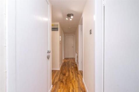 Hall Alt