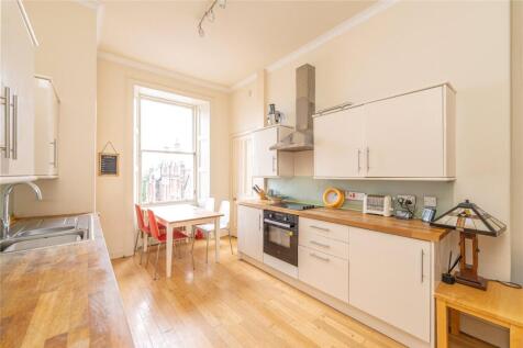 Lounge/Kitchen