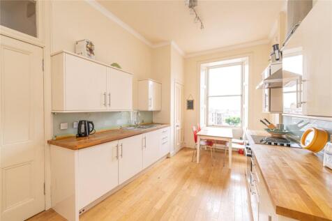 Lounge/Kitchen Alt