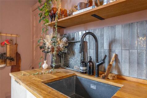 Kitchen Alt