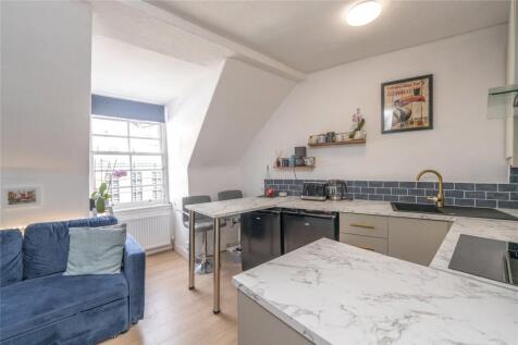 Lounge/Kitchen Alt