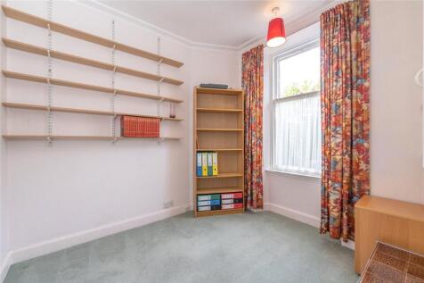 Bedroom/Family Room