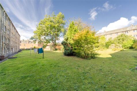 Shared Rear Garden