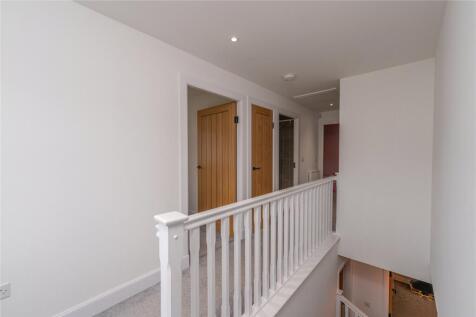 Hall Alt