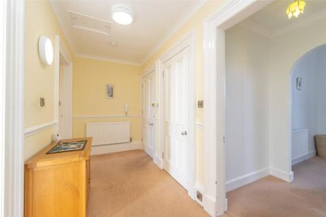 Hall Alt