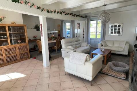 Property Image 4