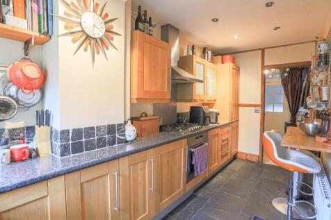 Kitchen 2.jpeg