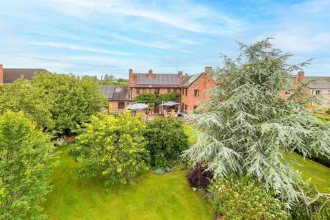 rear garden to house