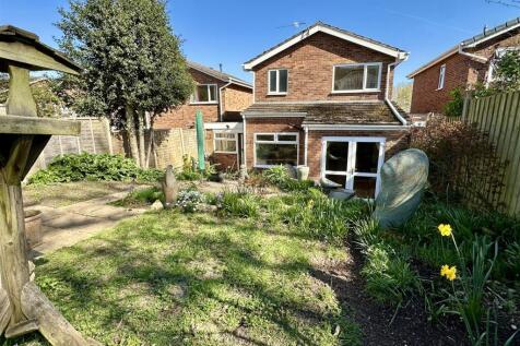 garden to house
