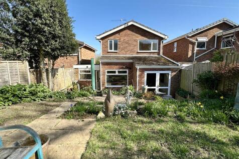 garden to house