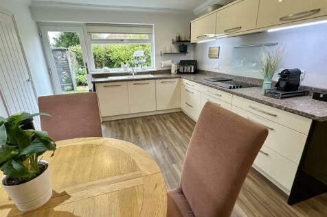 dining/kitchen