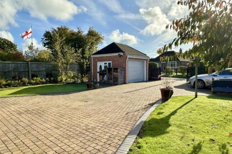 drive &amp; garage
