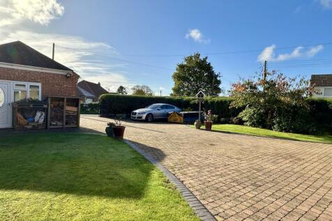 front garden &amp; drive