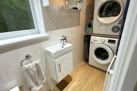 guest cloakroom/utility