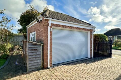 detached garage