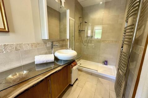 D/S Shower room